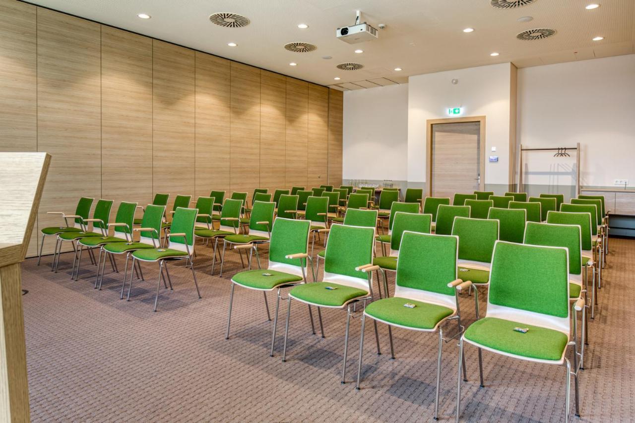 Intercityhotel Berlin Airport Ber Terminal 1 & 2 쇼네펠드 외부 사진 The conference hall