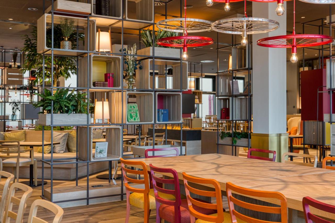 Intercityhotel Berlin Airport Ber Terminal 1 & 2 쇼네펠드 외부 사진 Interior of the hotel