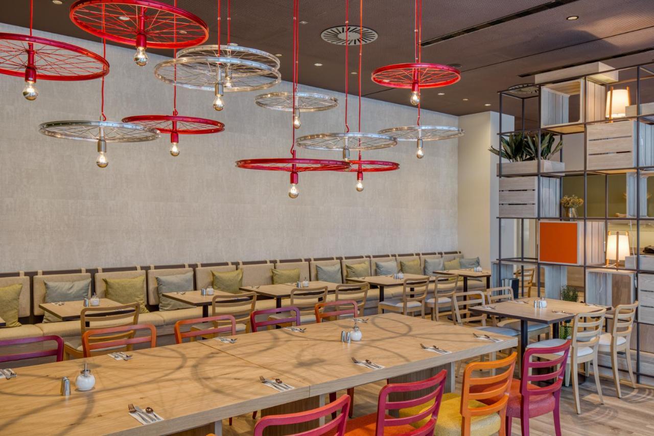 Intercityhotel Berlin Airport Ber Terminal 1 & 2 쇼네펠드 외부 사진 Restaurant interior design