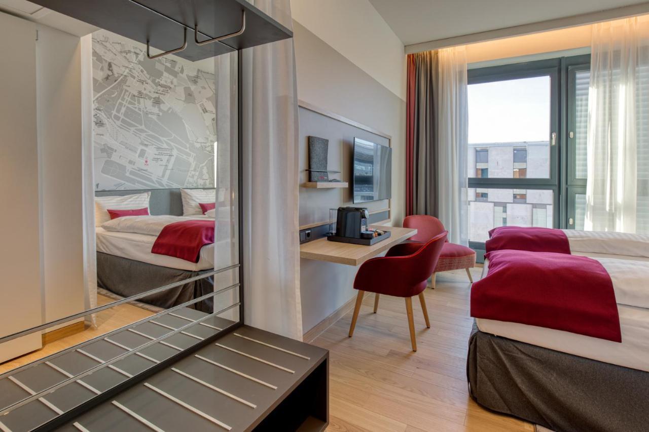 Intercityhotel Berlin Airport Ber Terminal 1 & 2 쇼네펠드 외부 사진 Room at the hotel