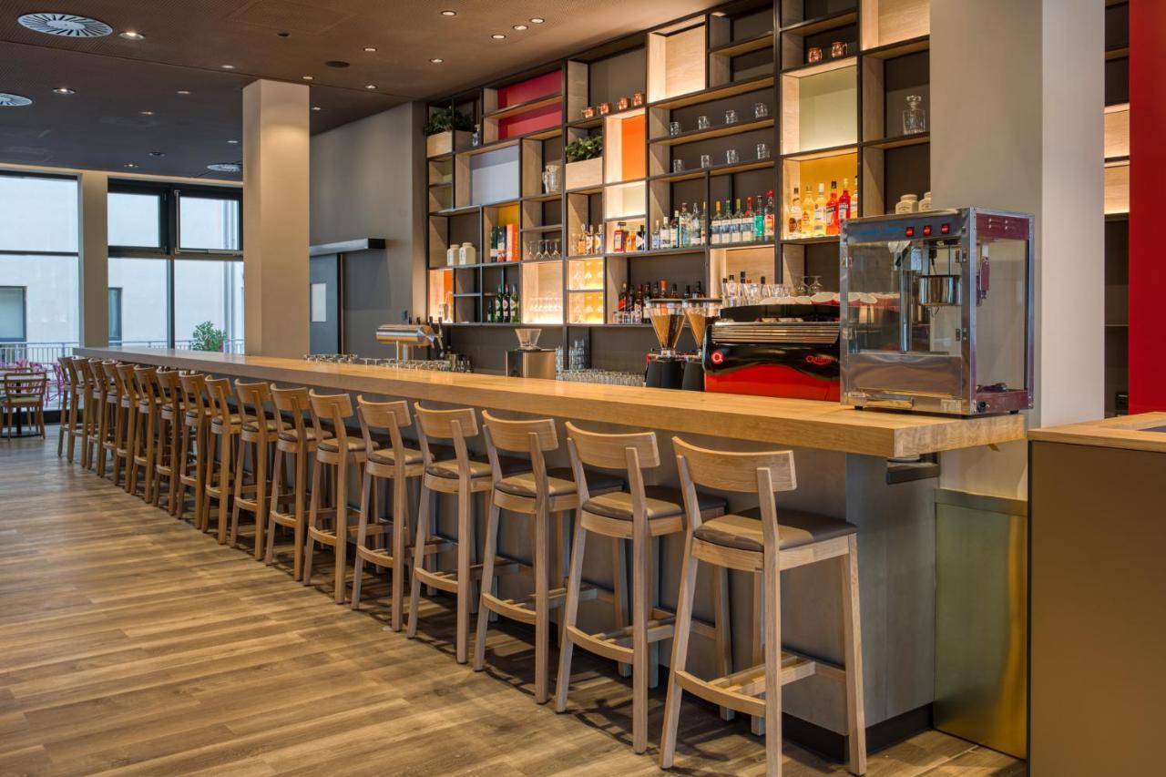 Intercityhotel Berlin Airport Ber Terminal 1 & 2 쇼네펠드 외부 사진 Bar