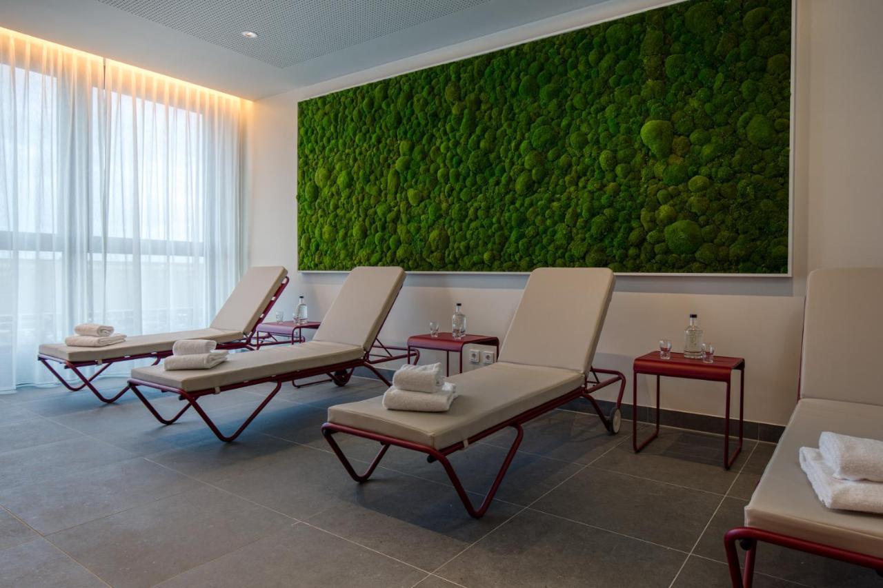 Intercityhotel Berlin Airport Ber Terminal 1 & 2 쇼네펠드 외부 사진 The interior of the spa